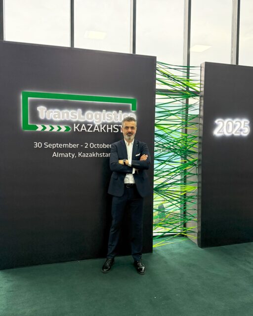 Coğrafyalar değişse de, iş birliğinin dili hep aynıdır: güven, saygı ve vizyon.
Kazakistan’da düzenlenen bu fuarda, yalnızca ticaret değil; kültürler arası anlayış, paylaşım ve yeni dostluklar da kazandık.

Her yolculuk bizi sadece yeni pazarlara değil, yeni insanlara da taşır.”

#Kazakistan #LojistikRuhu #Gümrük #Antrepo #KültürlerArasıBağlantı #GlobalTrade #Networking #TransLogisticaKazakhstan #Kazakhstan #CentralAsia